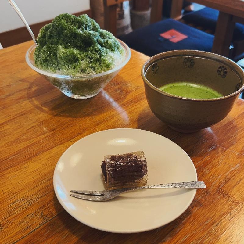 生菓子とお抹茶(菊壽堂義信)