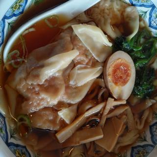 しょうゆワンタン麺(中国ラーメン揚州商人 イオンスタイル碑文谷店)