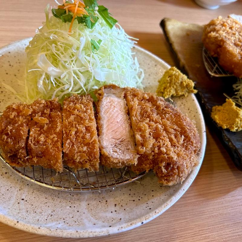 上ロースかつ定食(とんかつみつくら)