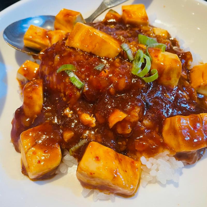 麻婆丼(祥龍刀削麺荘)