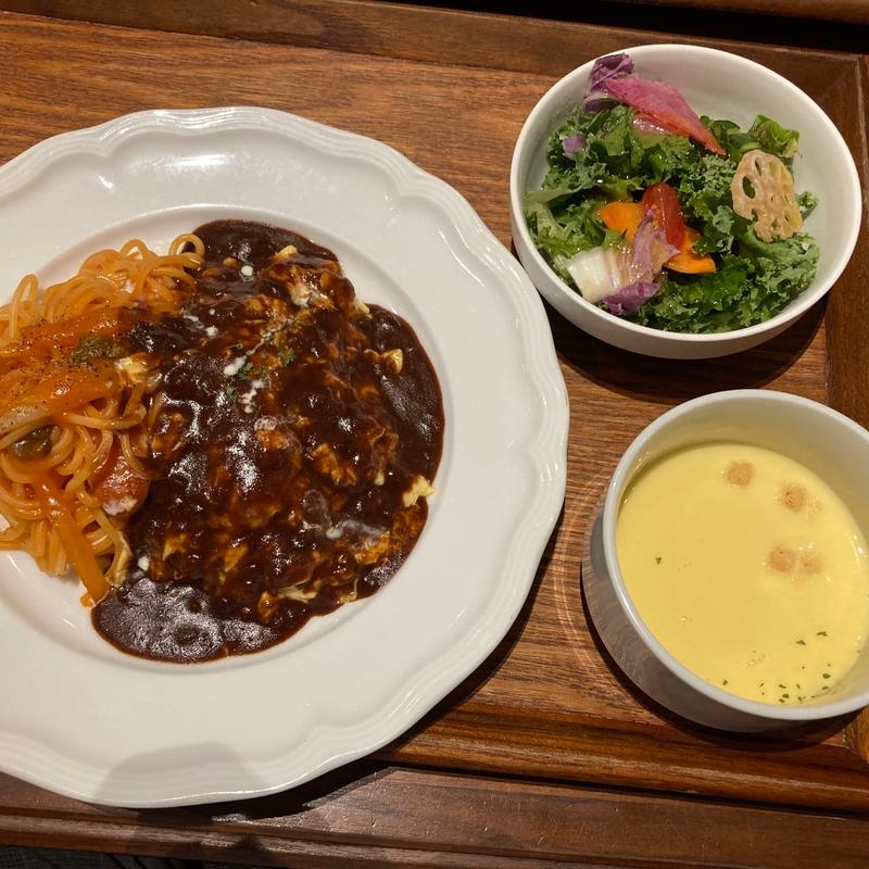 オムライスとナポリタン(パーラー大箸（純洋食とスイーツ パーラー大箸）)