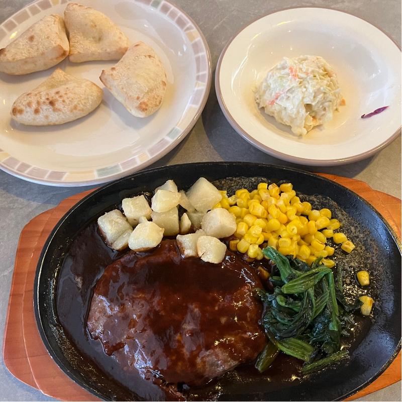 牛100%デミグラスソースハンバーグ(サイゼリヤ 中央通り大町店 )