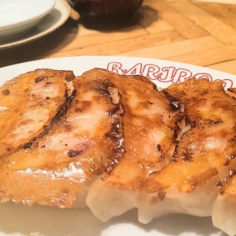 (餃子といえば芭莉龍（バリロン）)
