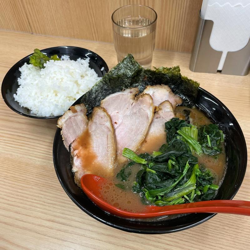 ほうれん草チャーシューメン(横浜ラーメン 武蔵家 御茶ノ水店)