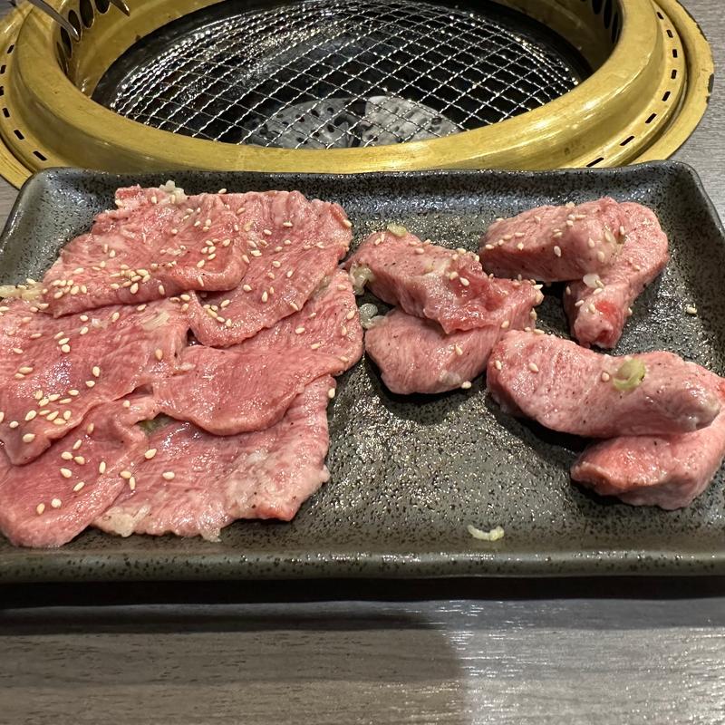 生タン塩　厚切りタン塩(焼肉べこ壱)
