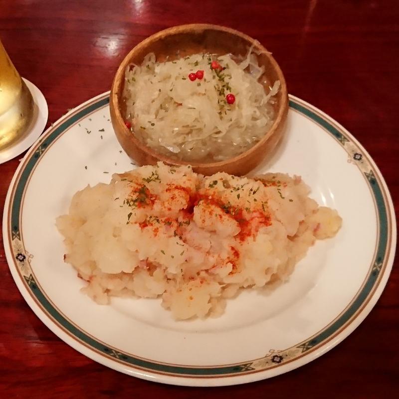 温製ジャーマンポテトサラダ＋自家製ザワークラウト(THE HOF BRAU)