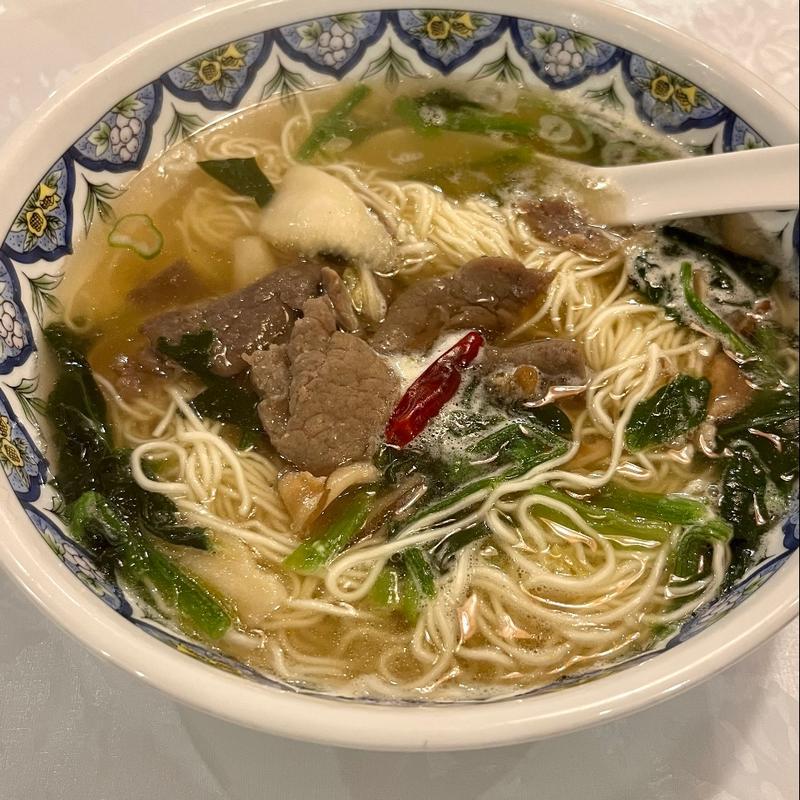 牛肉のあっさり激辛ラーメン(中国ラーメン揚州商人 新横浜店)