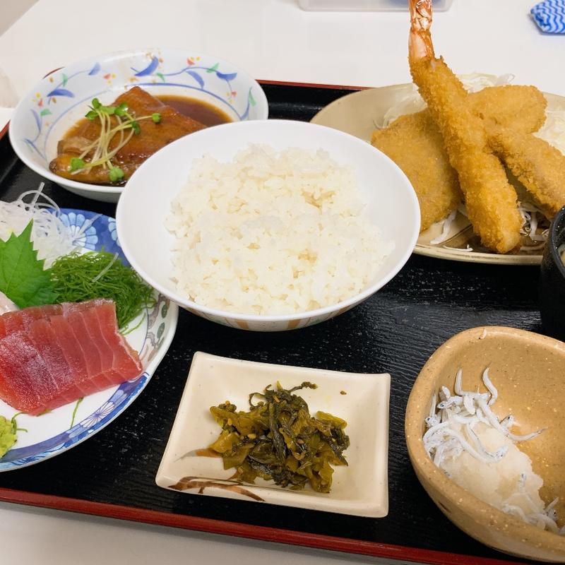 市場定食(魚市場食堂)