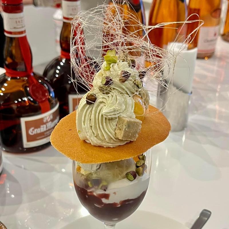 ピスタチオとあんずのパフェ(アトリエ コータ)