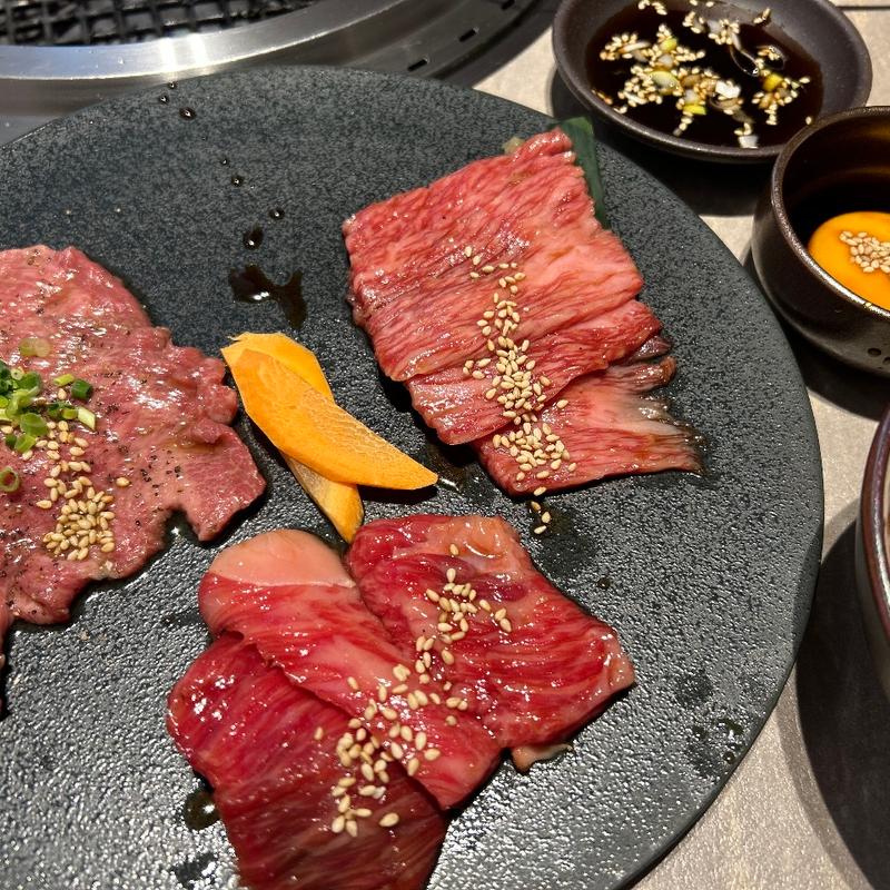 贅沢コースランチ　メイン　人気3種盛り　宮崎A5ランク  生タン塩、カルビ、ロース(和韓焼肉 イルソ×イルロ)