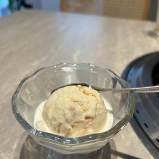 贅沢コースランチ　ジャージー牛乳を使用した当店オリジナル濃厚アイス　きなこわらび餅入りアイス(和韓焼肉 イルソ×イルロ)