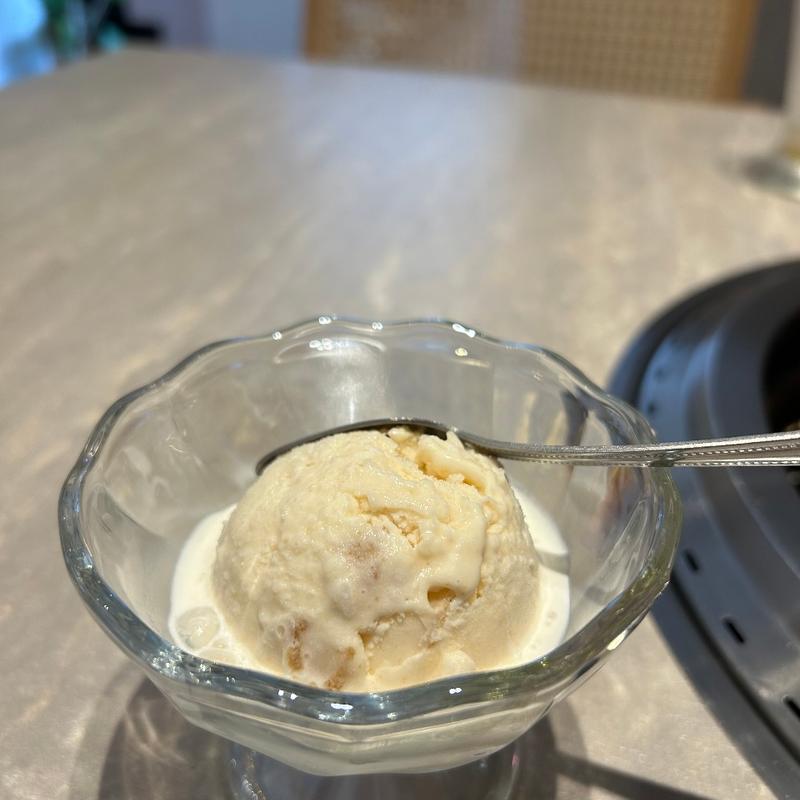 贅沢コースランチ　ジャージー牛乳を使用した当店オリジナル濃厚アイス　きなこわらび餅入りアイス(和韓焼肉 イルソ×イルロ)