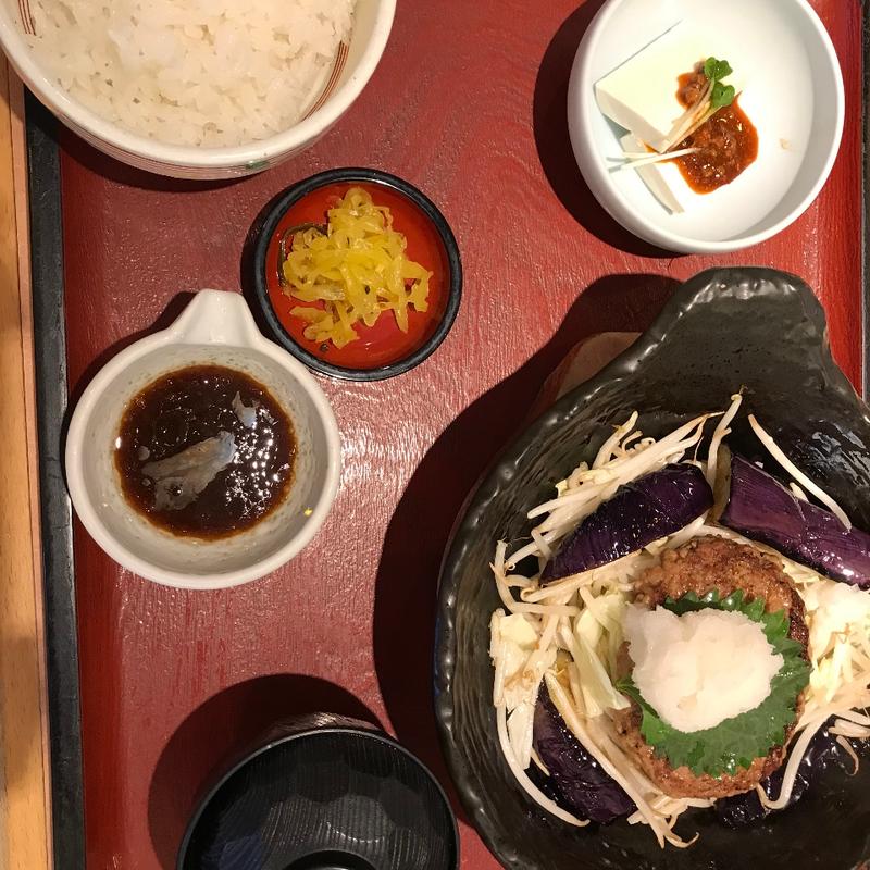 おろしハンバーグご飯•味噌汁•肉豆腐(あいそ家 大樹寺店)