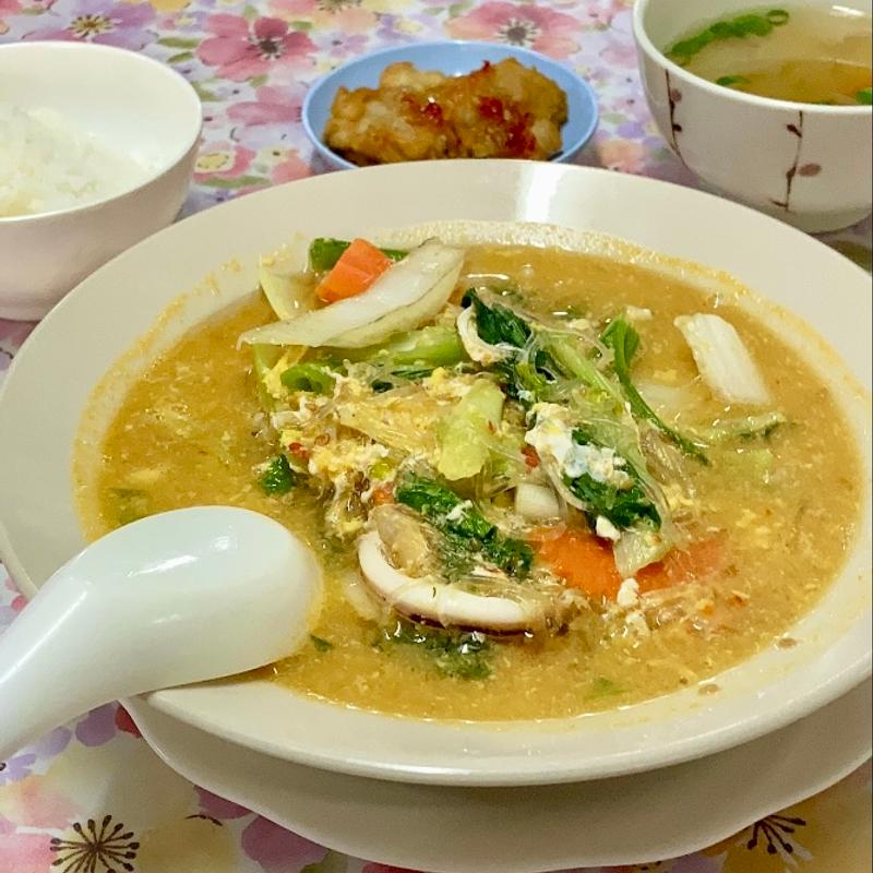 タイ風すき焼き(タイ ヤ タイ)