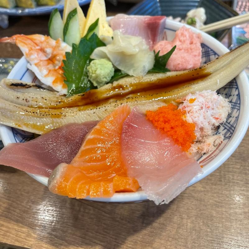 海鮮こぼれ丼(磯丸水産 三宮駅前店)