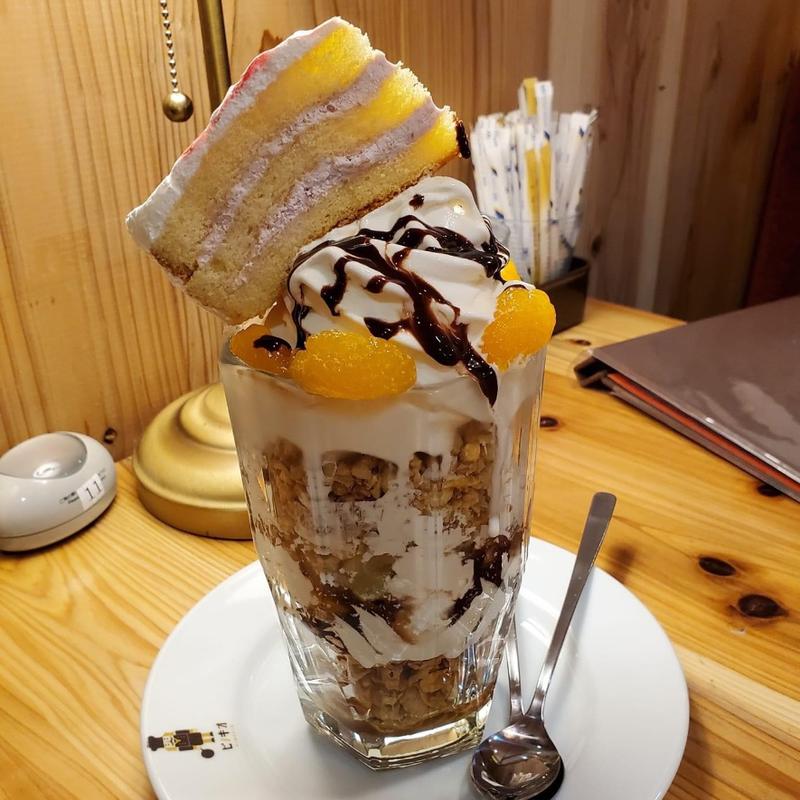 BIG BIG ケーキパフェ(喫茶店 ピノキオ 松原天美店)