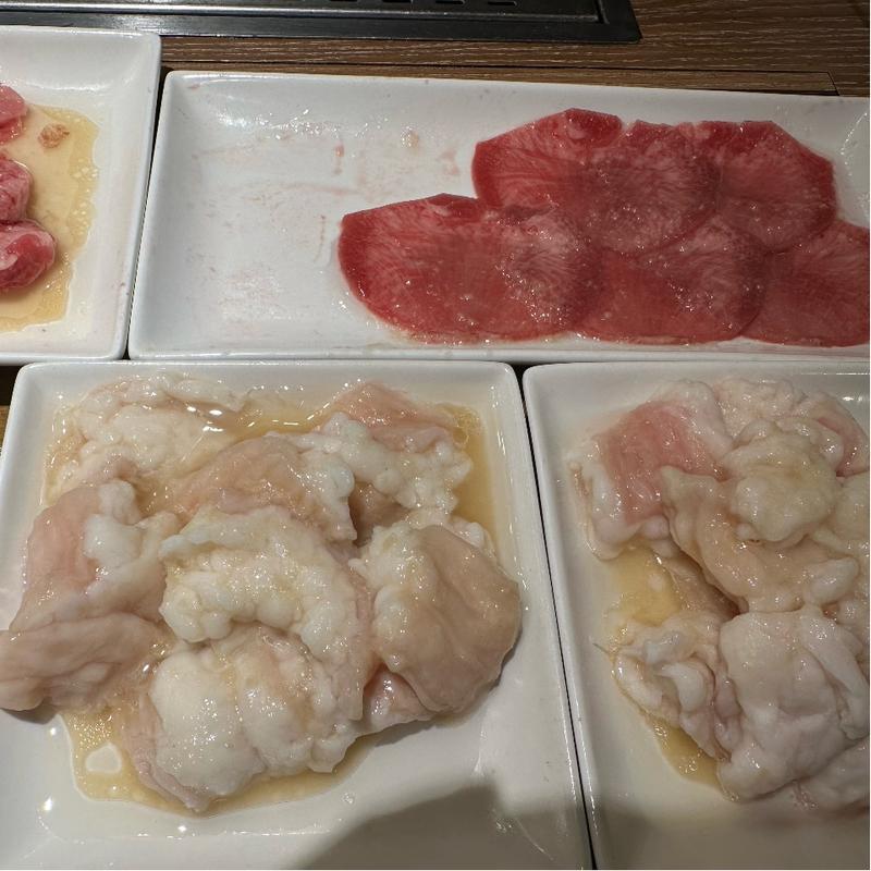 牛タン、牛モツ、匠カルビ(焼肉ライク 新宿西口店)