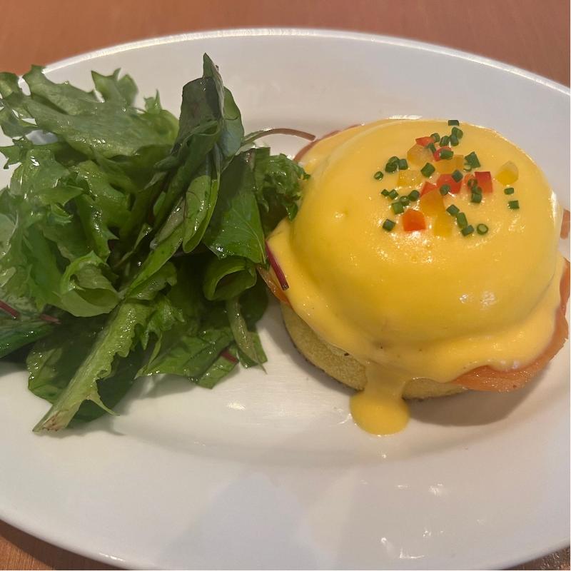 スモークサーモンエッグベネディクト(Sarabeth's 品川店)