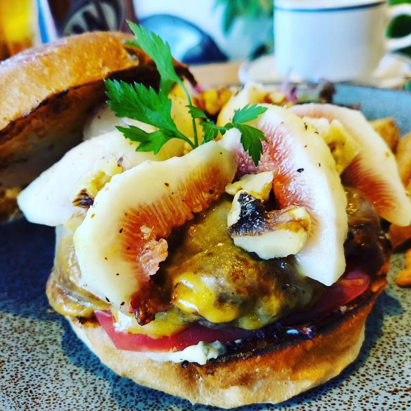 いちじくとコルビージャックチーズのバーガー～すだちみそソース(HELLO NEW DAY Hamburger)