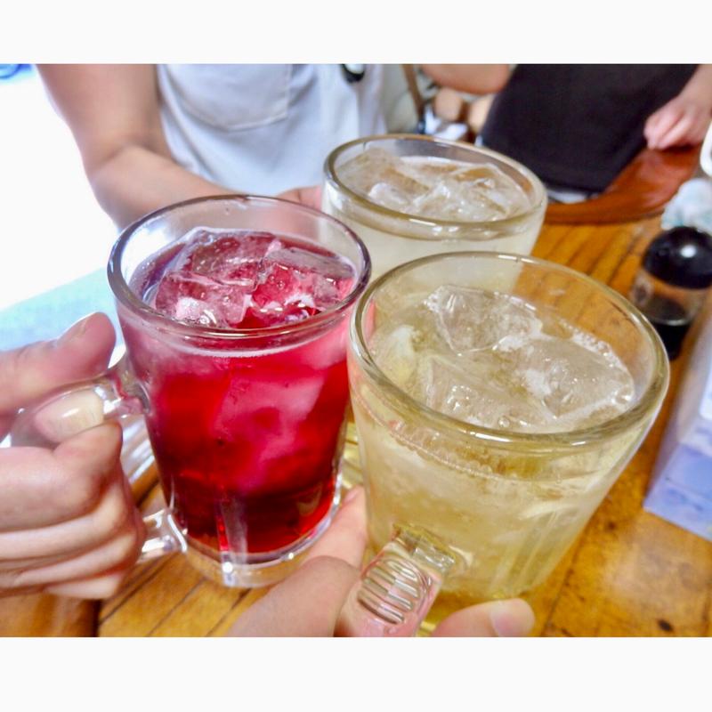 赤玉パンチとハイボールで乾杯(たちのみねこ )