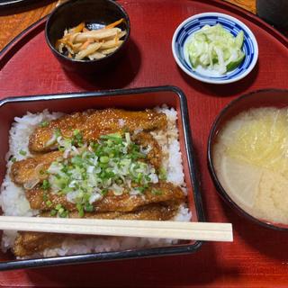いわしの蒲焼丼(海鮮料理　岩沢)
