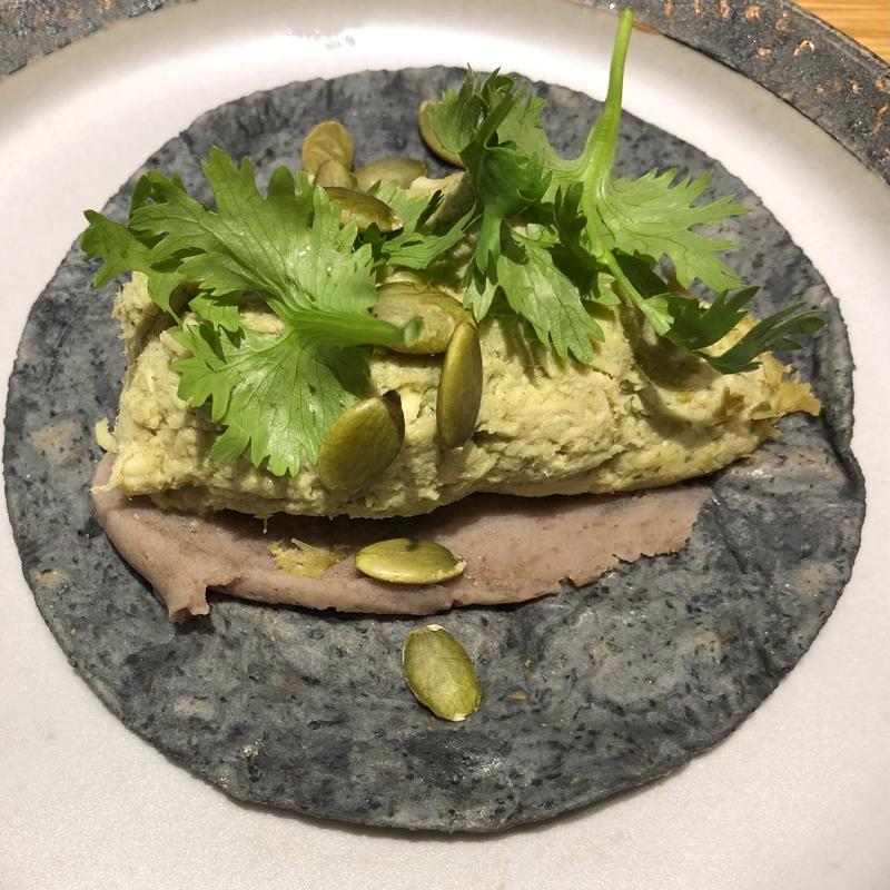 鶏肉とモレベルデ(Los Tacos Azules Ebisu)