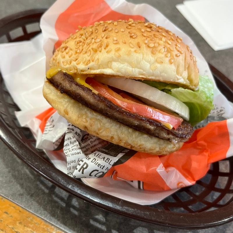 チーズバーガー(Ａ＆Ｗ 名護店 （エイアンドダブリュ）)