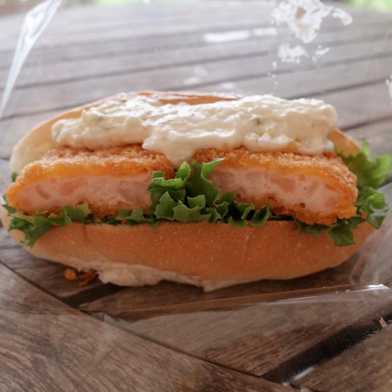 海老カツドッグ(石窯パン工房 サフラン 柏の葉店)