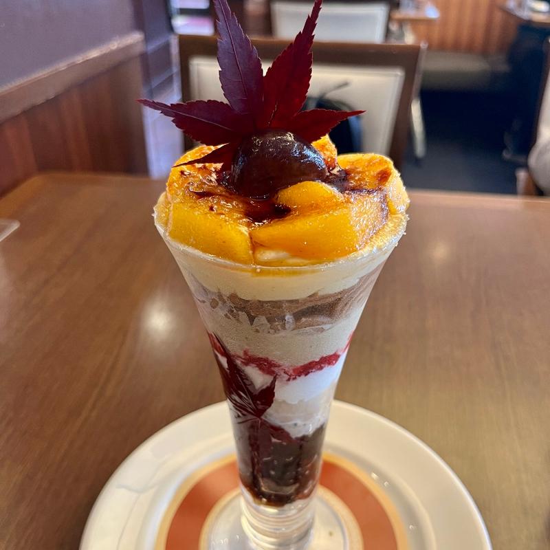 渋皮栗と柿のブリュレパフェ(ロイヤルホスト鶴見店)