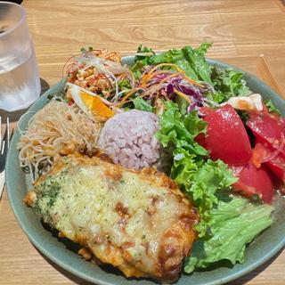 (エムズ マーケット デリカテッセン & ダイナー)