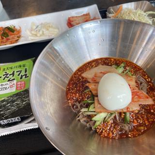 ビビン冷麺(マショマショ&マショチキン 高田馬場店)