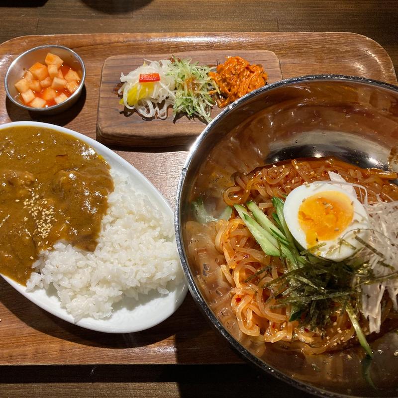 牛カレーとビビン麺セット(湘南韓バルＧＯＫＡＮ)