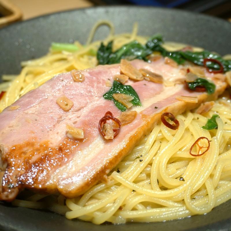 “一枚ベーコン”のペペロンチーノ(てっぱんのスパゲッティ ミーナ天神店 Teppan no Spaghetti in Mina Tenjin)