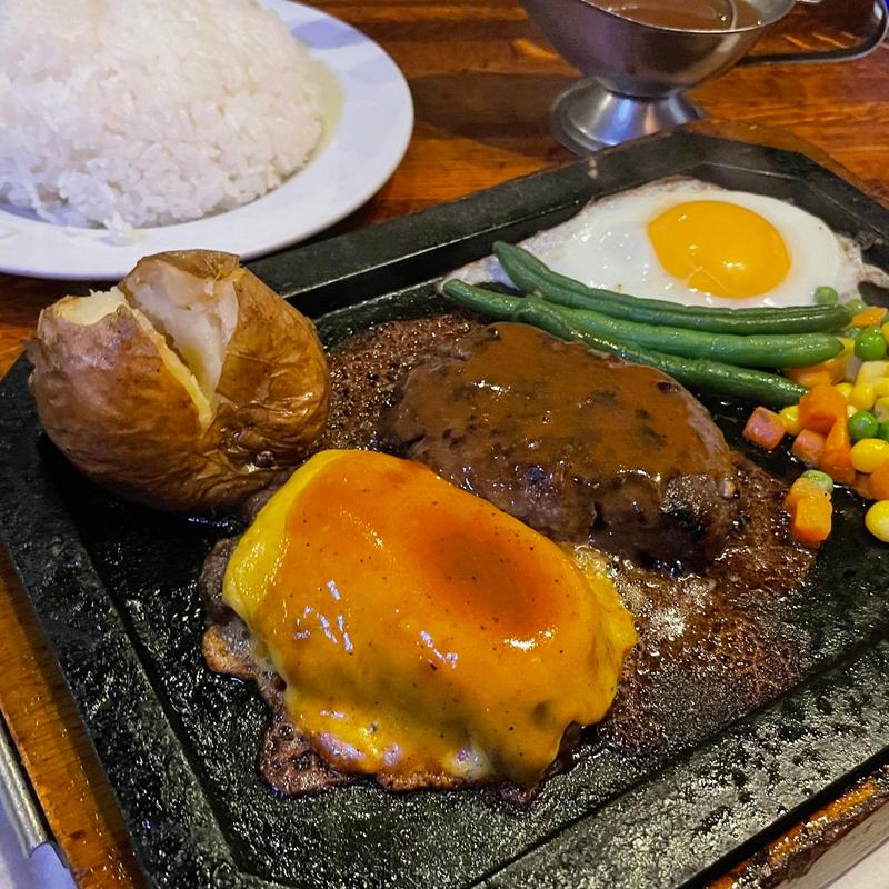 ハーフ&ハーフハンバーグ（200g）+目玉焼き(ゴールドラッシュ 本店 )