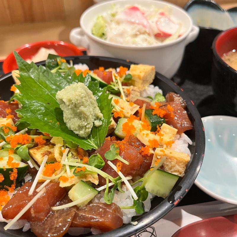 海鮮あられ胡麻ダレ丼(ここから三丁目)