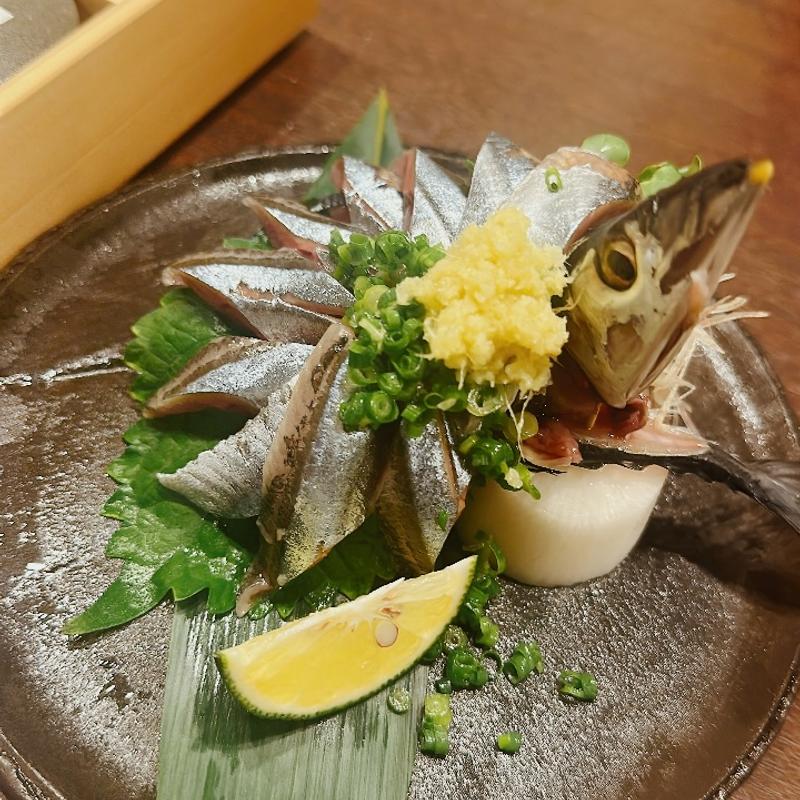 秋刀魚の刺身(季すずめ)