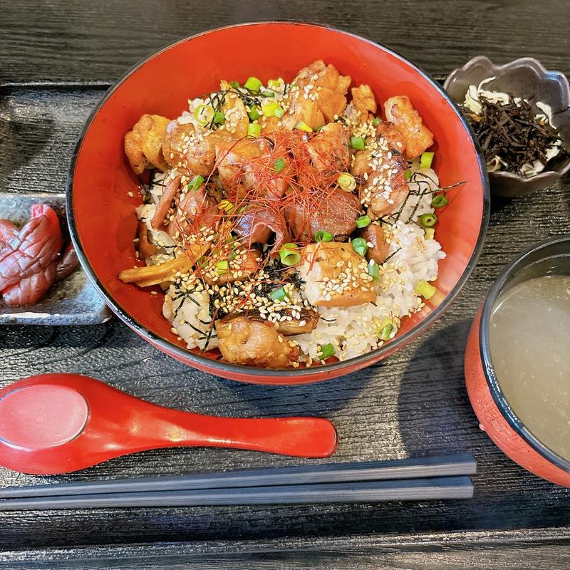 焼鳥丼(鳥居亭)
