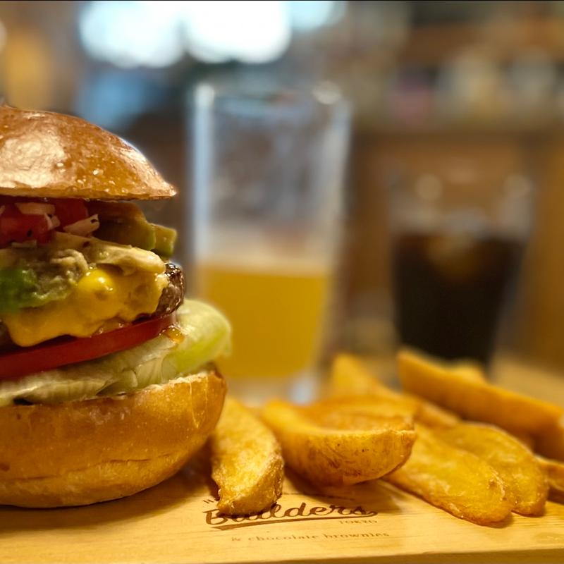 Salsa avocado cheese burger (ビルダーズ （Builders）)