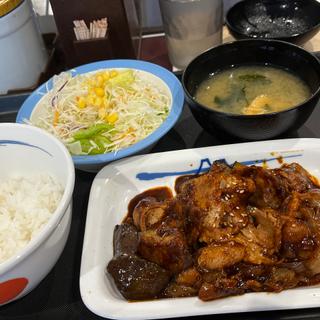 豚と茄子の辛味噌炒め定食(松屋 西新宿店 )