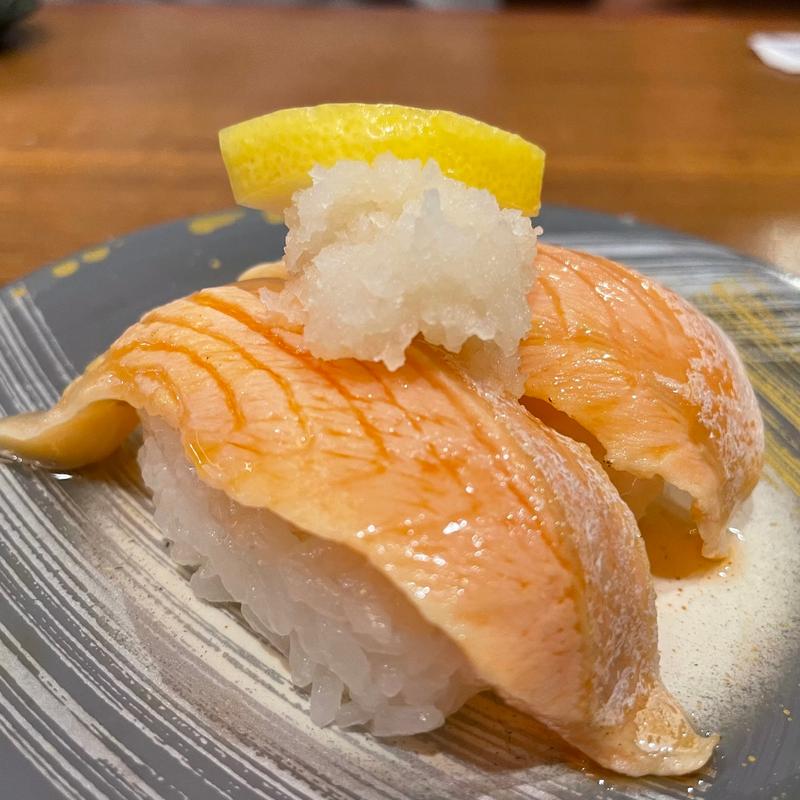 炙りサーモン(回転さかなや鮨　魚忠 今池店 （うおちゅう）)