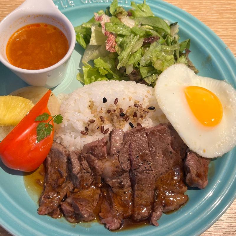 リブロースステーキロコモコセット(むさしの森珈琲 旭川大雪通店)