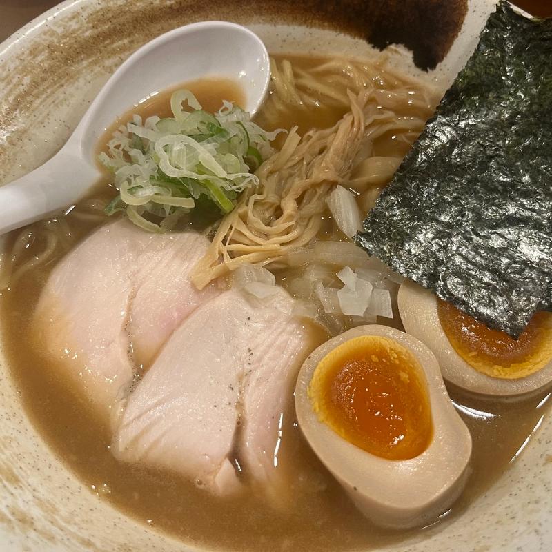 濃厚鶏白湯醤油らーめん(麺匠ようすけ 鶏煮亭)