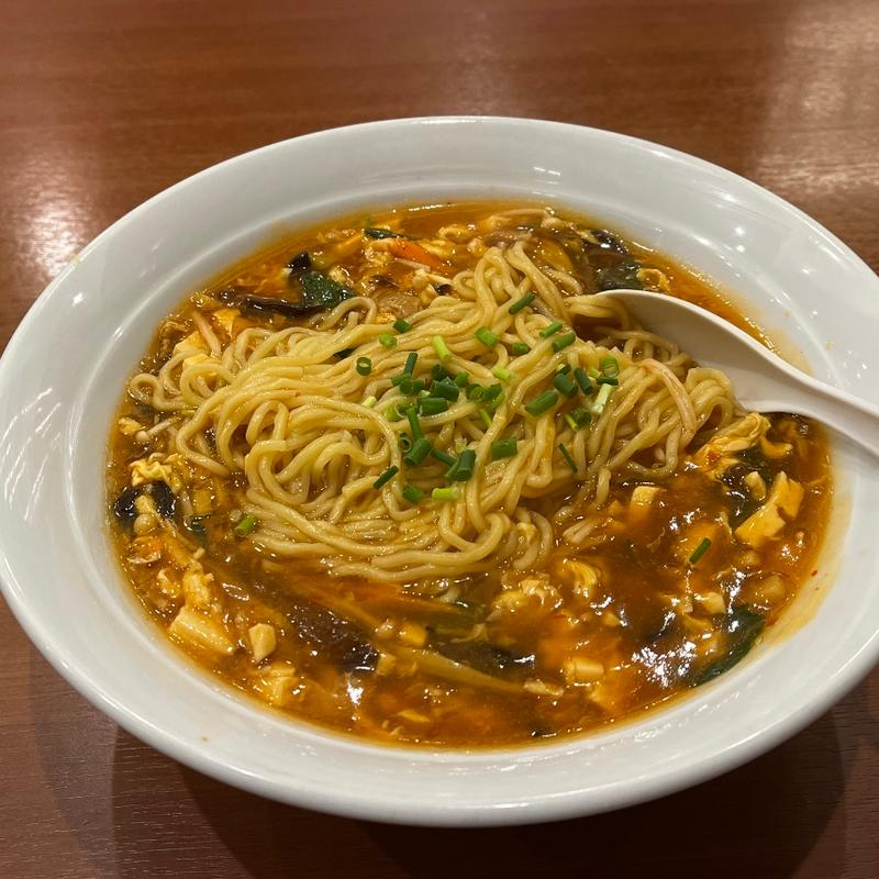 酸辣湯麺(華心苑 新宿センタービル店)