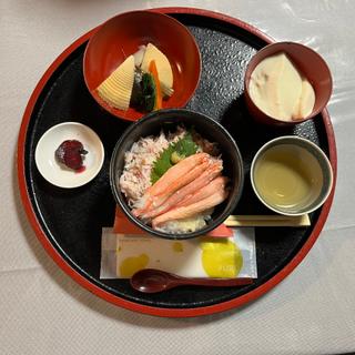 カニ丼(古民家レストラン 珠洲織陶苑 典座 （すずしょくとうえんてんぞ）)