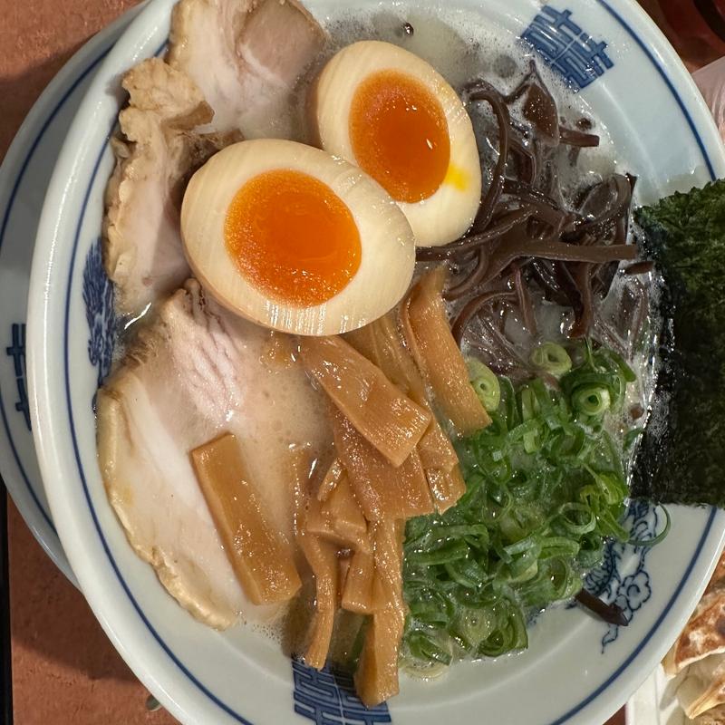 特選白ラーメン(かくれ助屋 （かくれすけや）)