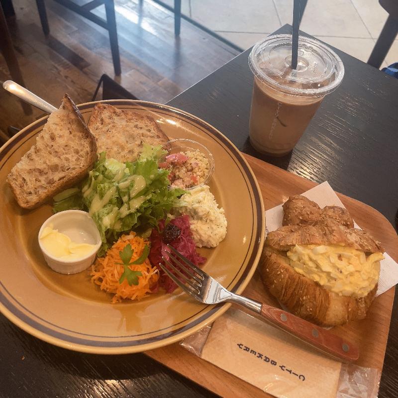 4種のデリプレート➕クロワッサンたまごサンド(THE CITY BAKERY)