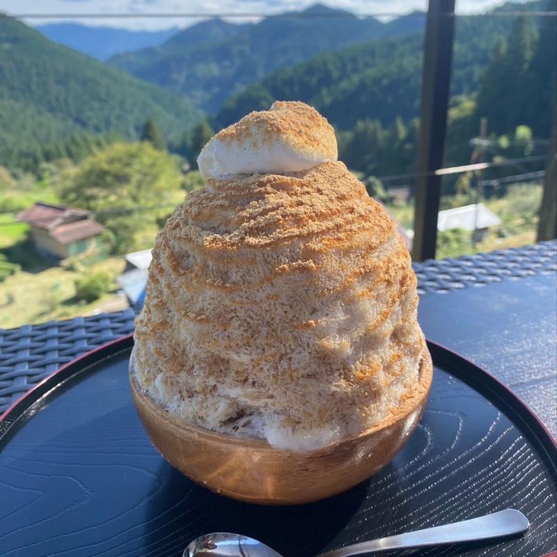 かき氷黒蜜きな粉ぜんざい(茶禅一 （ちゃぜんいち　表屋旅館）)