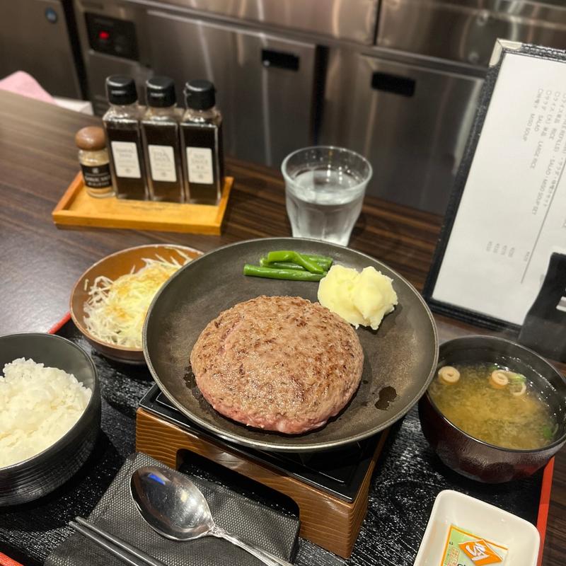 とろけるハンバーグ(Hamberg Steak & Craft beer Bar Fukuyoshi~とろけるハンバーグ 福よし 六本木店)
