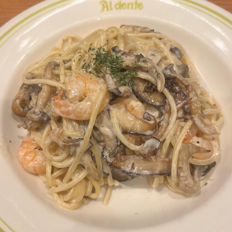 しめじのアンチョビクリームエビトッピング(あるでん亭 新宿センタービル店 （アルデンテイ）)