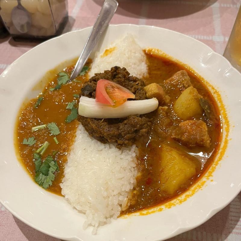 キマカリー＋インドポークカリー(トプカ 神田本店 )